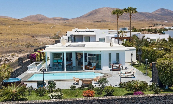 Puerto Calero Villa | Bright and Spacious Puerto Calero Villa | 3 Bedrooms | Villa Viejo Dos |.