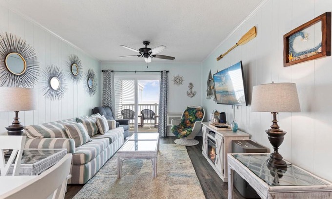 Windy Hill Apartment | Bright and Sunny Condo with Stunning Oceanfront