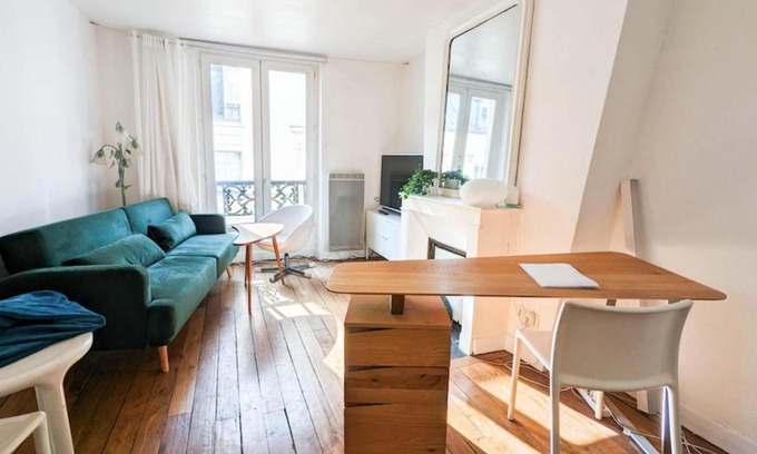 Montmartre Apartment | Bright apartment ideal for exploring Paris