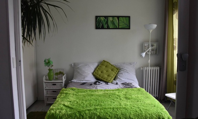 Diderot Apartment | Bright apartment near Bois (450 m) and Château de Vincennes metro line 1