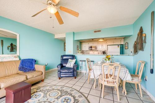 Carolina Beach Apartment | Bright Carolina Beach Condo Public Beach On-Site