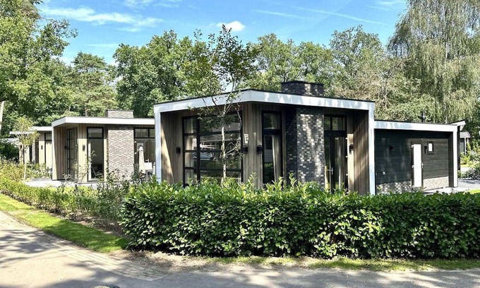 Bosgebied Hoenderloo House | Bright Chalet in Nature Park