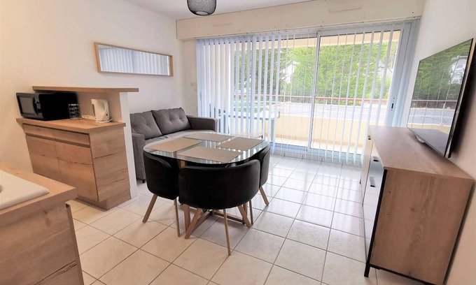 Saint-Cast-le-Guildo Apartment | Bright, comfortable apartment 100m from the beach and close to shops