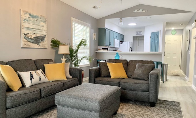 Carolina Forest Condo | Bright Golf Course Condo!
