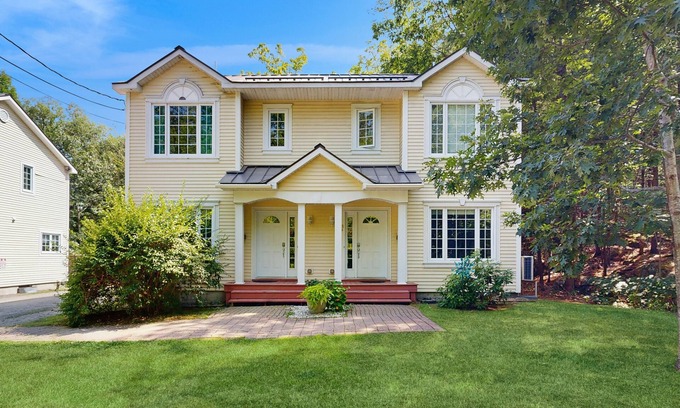 Bar Harbor Cottage | Bright Home next to Glen Mary Park w/Deck, Grill, WiFi - Walk into Town/Acadia