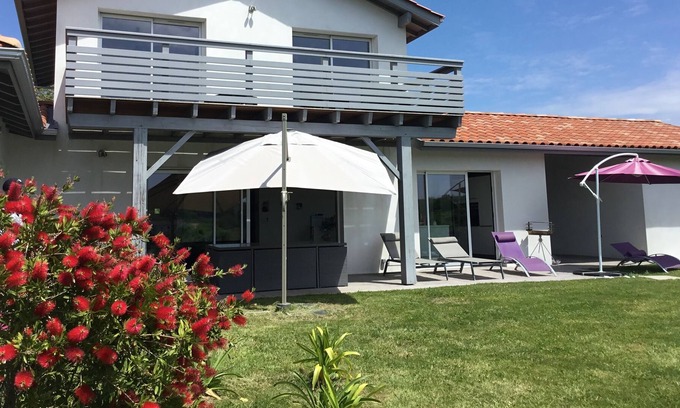 Ahetze House | bright house near beaches, located between Saint Jean de Luz, Biarritz, Bidart