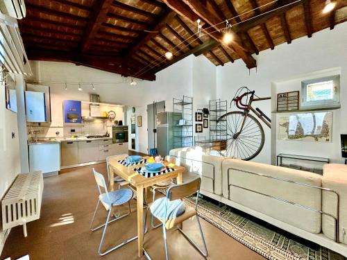 Santa Croce Apartment | Bright House with terrace in Santa Croce