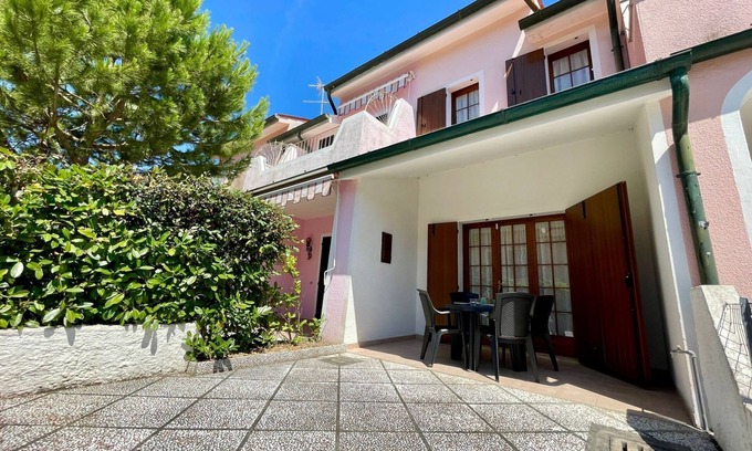 Porto Santa Margherita Villa | Bright villa in a quiet residence