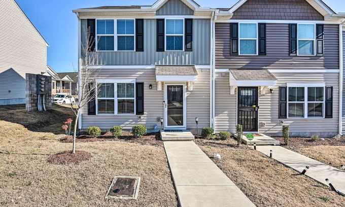 Nashville House | Bright Nashville Townhome < 9 Mi to Downtown!
