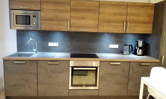 Saint-Quentin Apartment | ★ Bright one-bedroom apartment in downtown Voltaire with courtyard ★