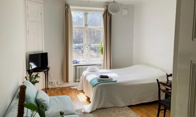 Kallio Apartment | Bright one-room studio in the heart of Kallio