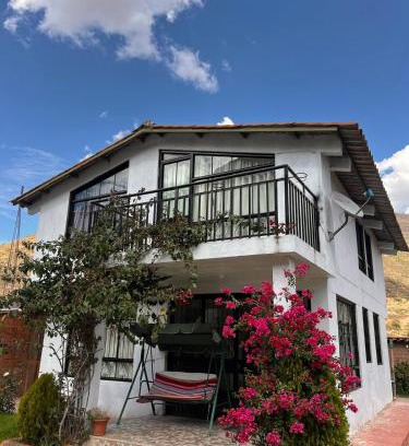 Taray Ski Chalet | Bright Riverside 3 Bedroom Stay Garden 5 min to Pisac