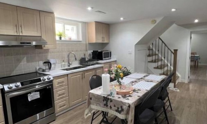 Cooksville House | Bright & spacious 3 bedrms