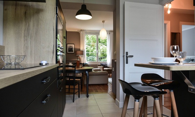 Caen City Centre Apartment | Bright, spacious apartment in town center