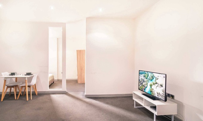 Blackburn Apartment | Bright & Spacious Flat in Blackburn Centre