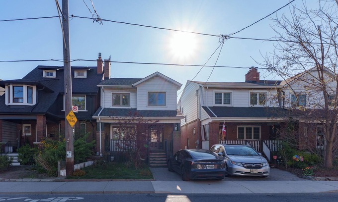 Swansea Hotel | Bright & Stylish 3BR | Walk distance to Subway & High Park