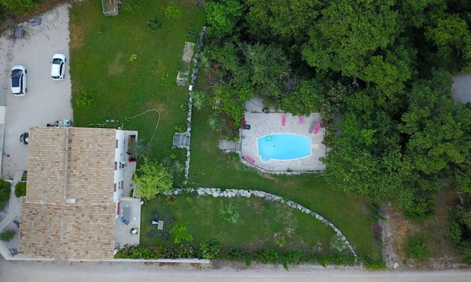 Les Platrieres Villa | Bright villa with swimming pool 5 minutes from Aix-en-Provence