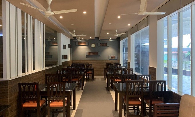 Onamthuruth Hotel | Brindavan Residency