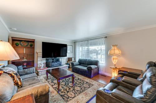 West Valley City House | Bring a Pet West Valley City House with Grill