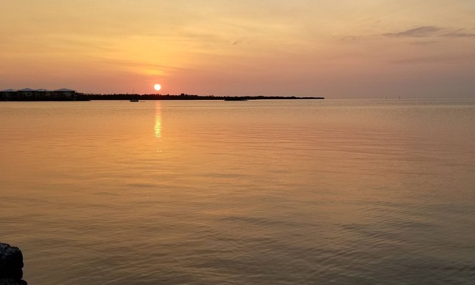 Marathon Condo | Bring your boat! Marathon 1 bdrm updated condo on canal w/boat launch, pool.
