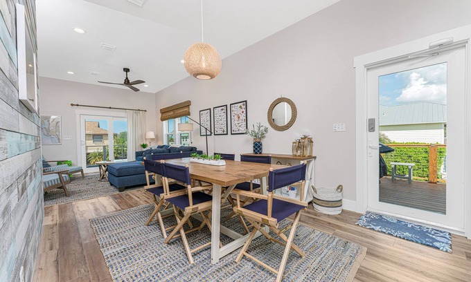 Englewood Cottage | Bring your boat to our cozy cottage in a quiet waterfront community.