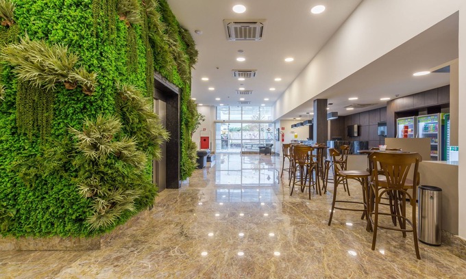 Patriolino Ribeiro Hotel | Bristol Guararapes Hotel