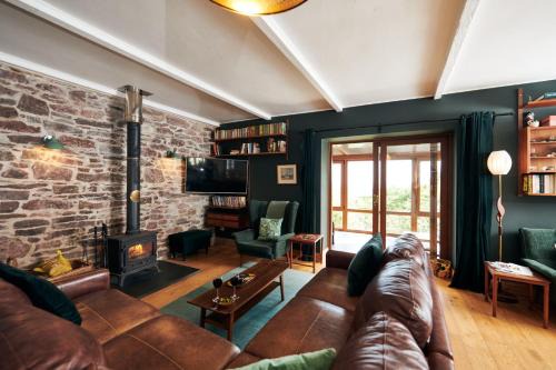 Llanybri House | Brofallen