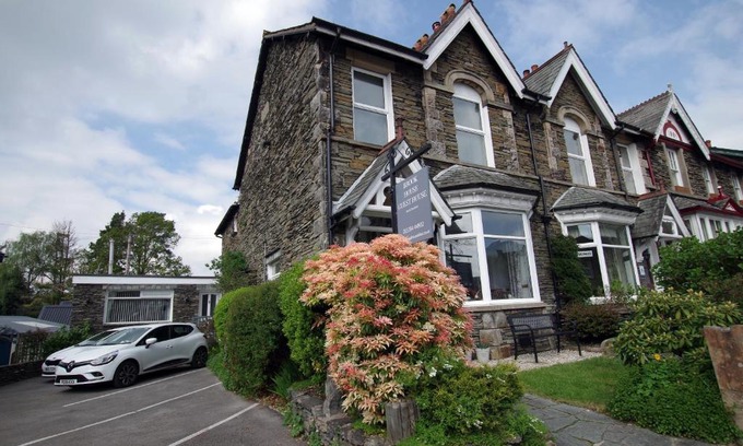 Windermere Bed & Breakfast | Brook House ― Free on-site car park
