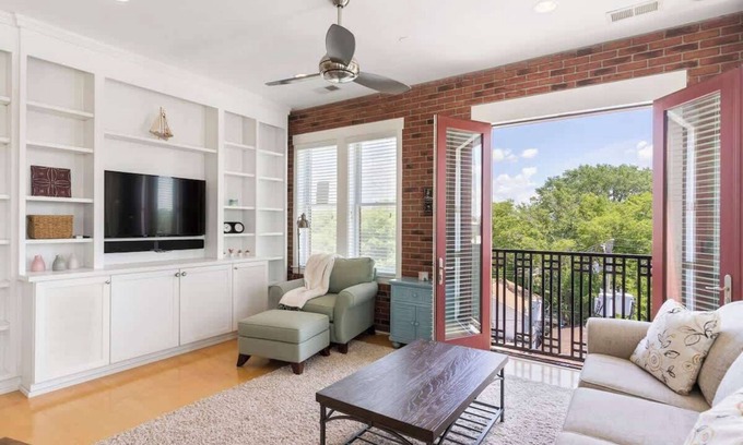 River District Apartment | Brooklyn Arts Condo S