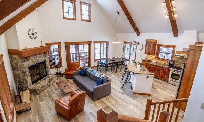 Tamarack Ski Chalet | Brookside Chalet - Tranquil Chalet |Wrap-Around Deck |Pet Friendly