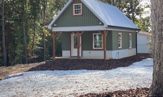Townville Cottage | Broyles Landing Cottage at Lake Hartwell SC