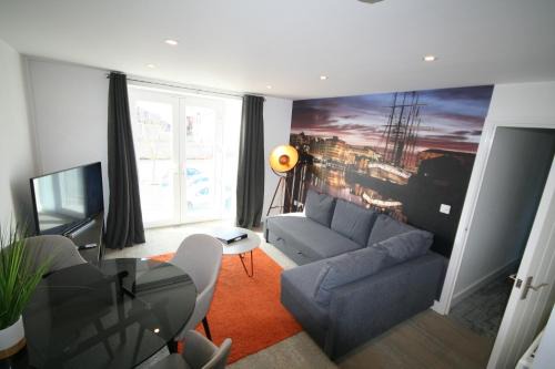 Bristol Apartment | Brunel Loft Apartments - YA