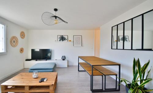 Saint-Martin Apartment | Bruyères with deck and private parking