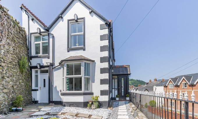 Llangollen House | Bryn Aber - Llangollen View Retreat