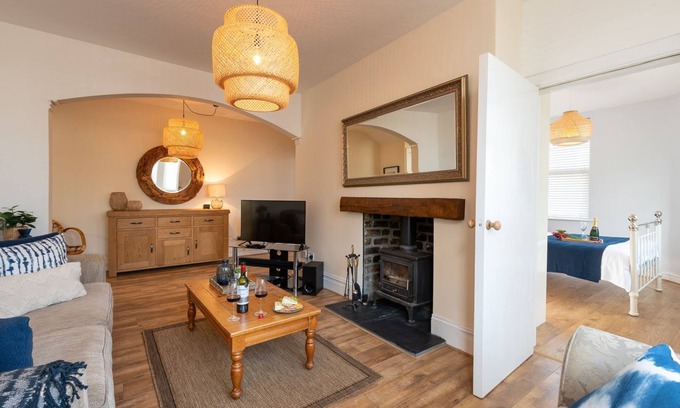 Rhosneigr Apartment | Bryn Awel Bach: 2-Bed Apartment in Central Rhosneigr | Managed by Anglesey Holiday Lettings