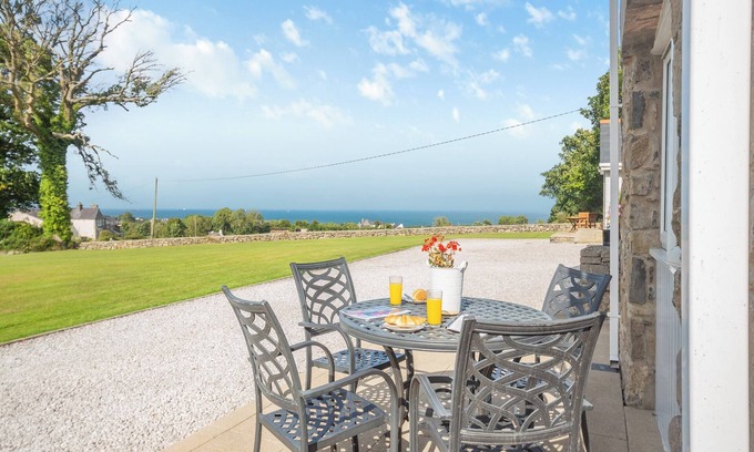 Moelfre Cottage | Bryn Awelon Bach - UK44123