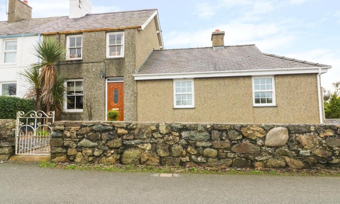 Garn Fadryn House | Bryn Lleuddad