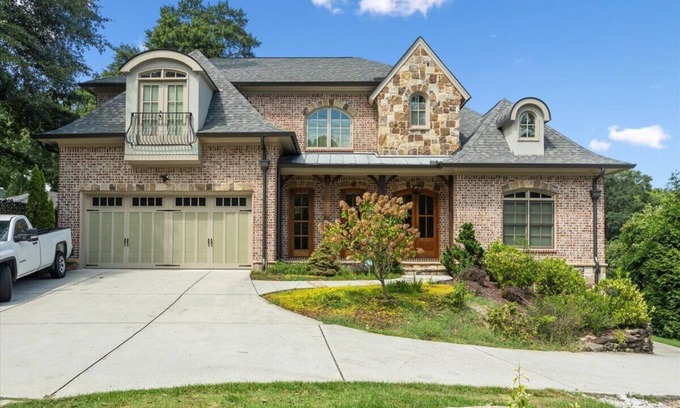 Atlanta House | Buckhead Modern Luxury Home with Firepit & Arcade