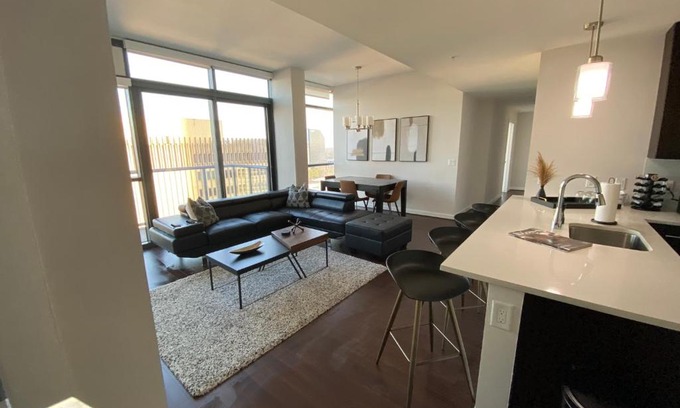 North Buckhead Apartment | Buckhead Penthouse in the Sky