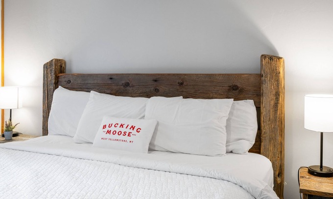West Yellowstone Hotel | Bucking Moose Lynx Room (#7)