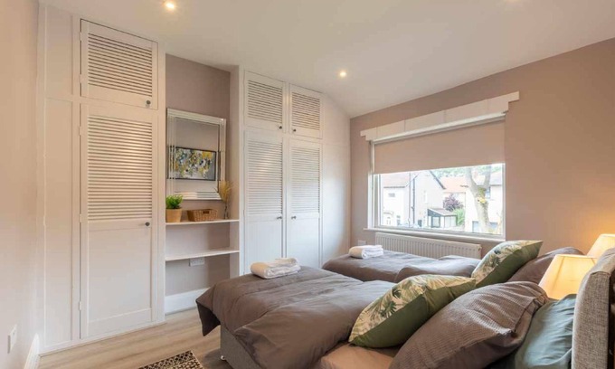 Morecambe Apartment | Buckingham House - Spacious 3-Bedroom