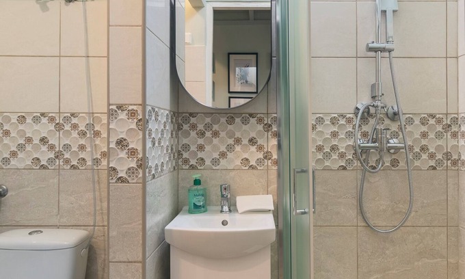 Erzsebetvaros Apartment | Budapest Bliss: Gracious Retreat