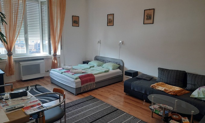 Csarnok negyed Apartment | Budapest center lifestyle with free parkingn