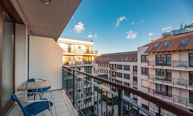 Erzsebetvaros Apartment | Budapest Central Port Apartment