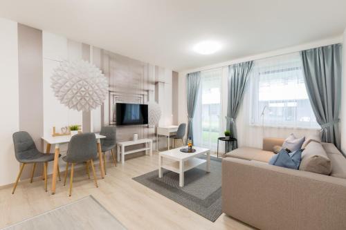 Corvin negyed Apartment | BUDAPEST DOWNTOWN RESIDENCES LEO - AC, ELEVATOR, TERRACE