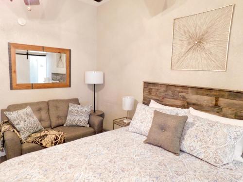 Gulf Shores House | Budget Friendly Condo within Walking Distance to the Beach!