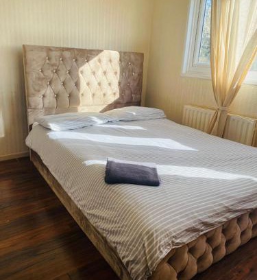 Crofton Park House | Budget Rooms & Beds in London