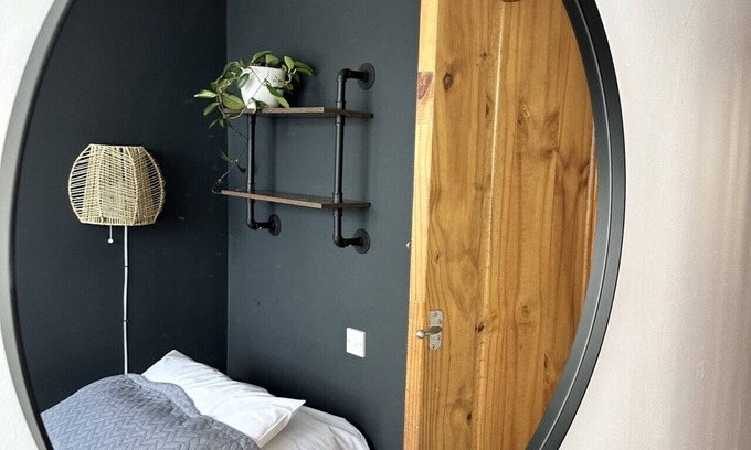 Malahide House | Budget single room, shared bathroom, close to Malahide Castle, Dublin Airport