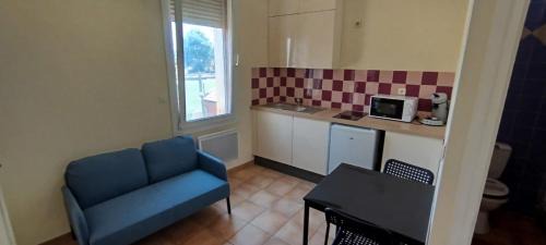 Toulon Apartment | Budgetbnb Escaillon