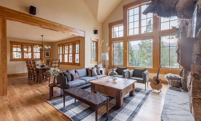 Breckenridge Cabin | Buffalo by AvantStay | Beautifully Designed Cabin w/Hot Tub